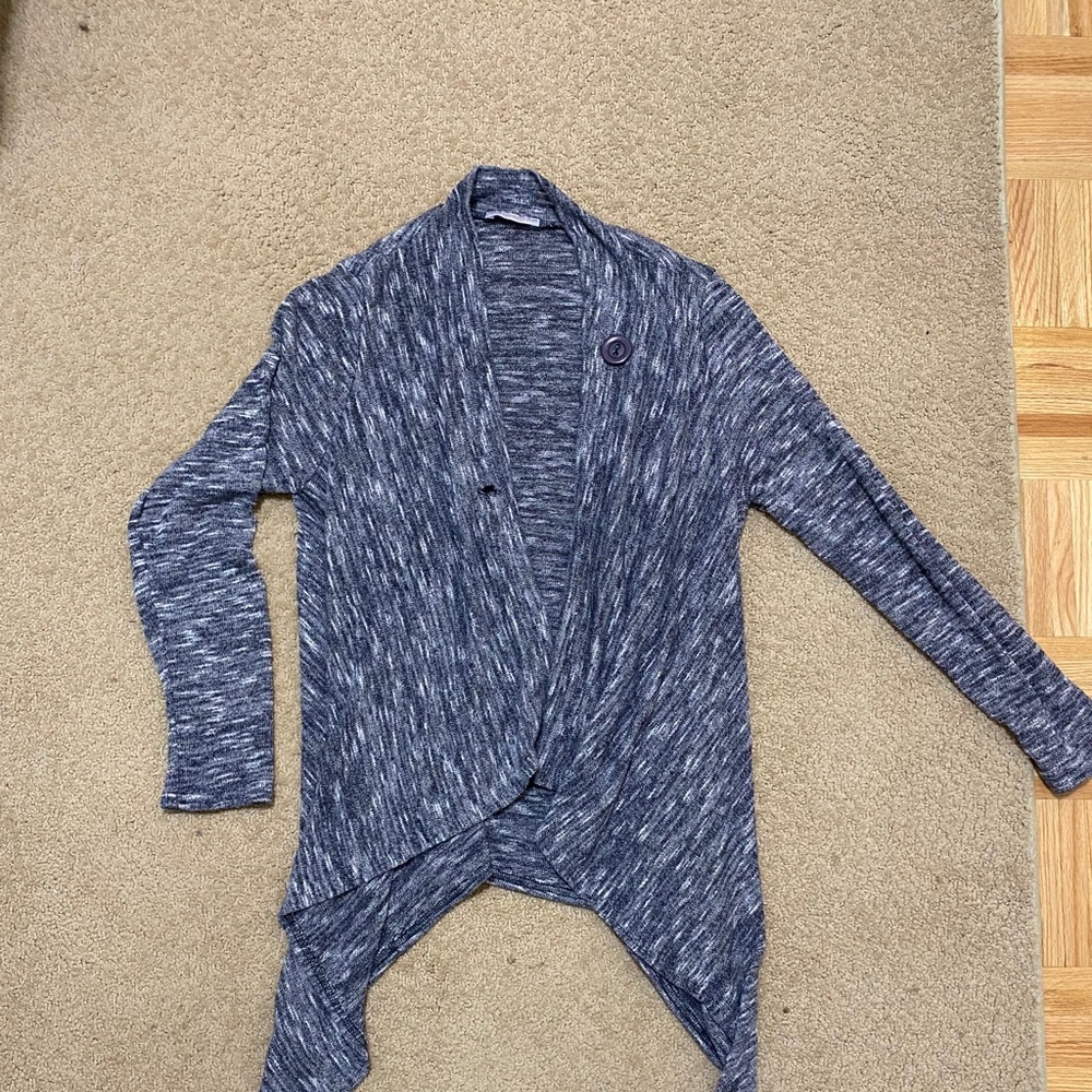 Wrapping cardigan